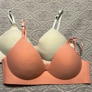 NWOT Vince Camuto 2 Bras Size 36C